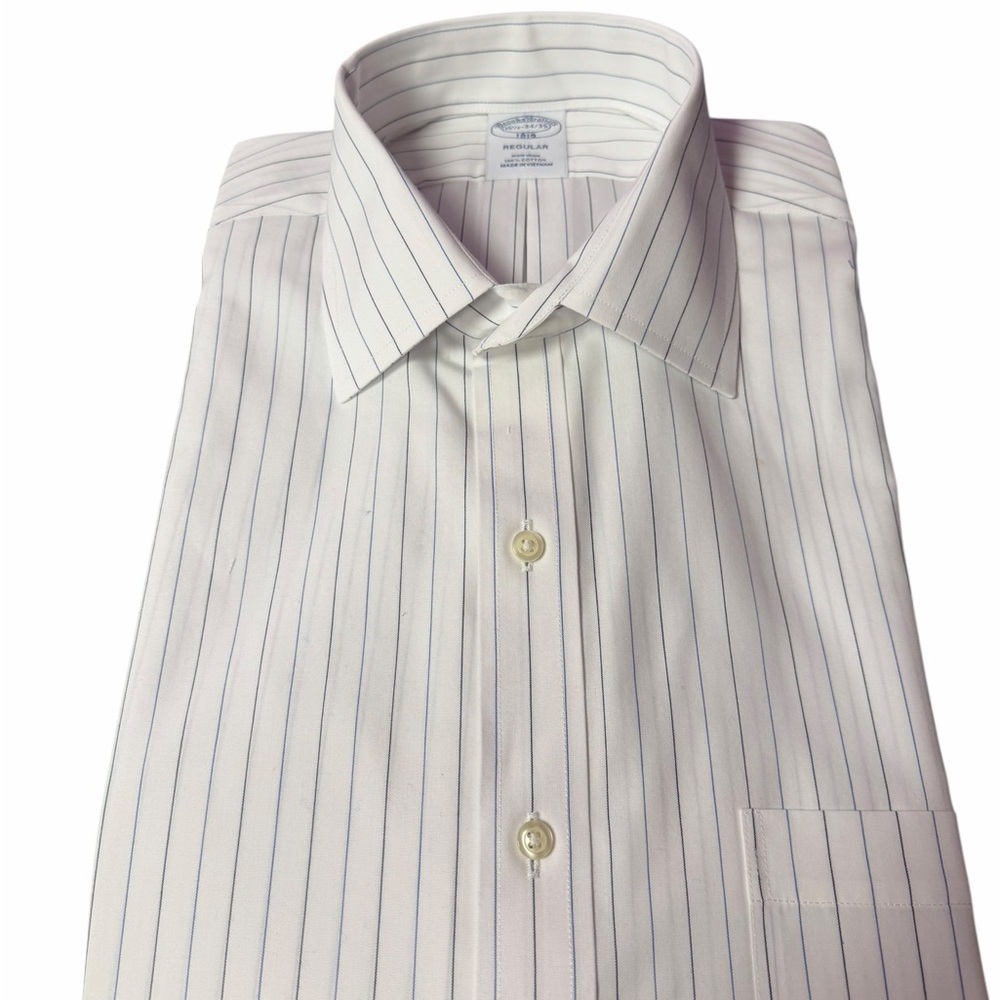 Brooks Brothers 1818 Non-Iron Dress Shirt 
Regular Fit 15.5 34/35